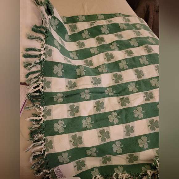 St Patricks Day Table Cloth and Napkins - Picture 6 of 6